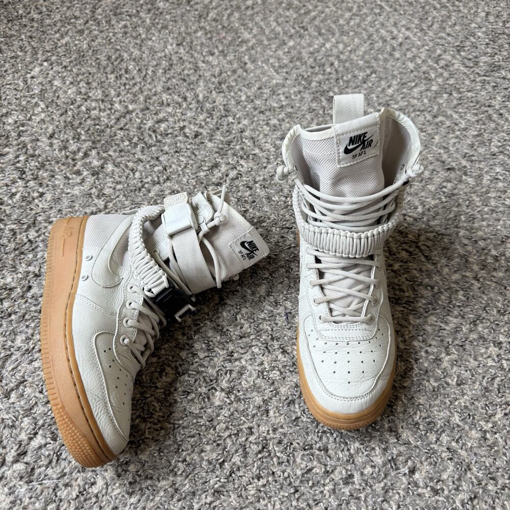 Nike SF Air Force 1 High Womens Size 7.5 Sneakers Shoes Light Bone Gum Sole